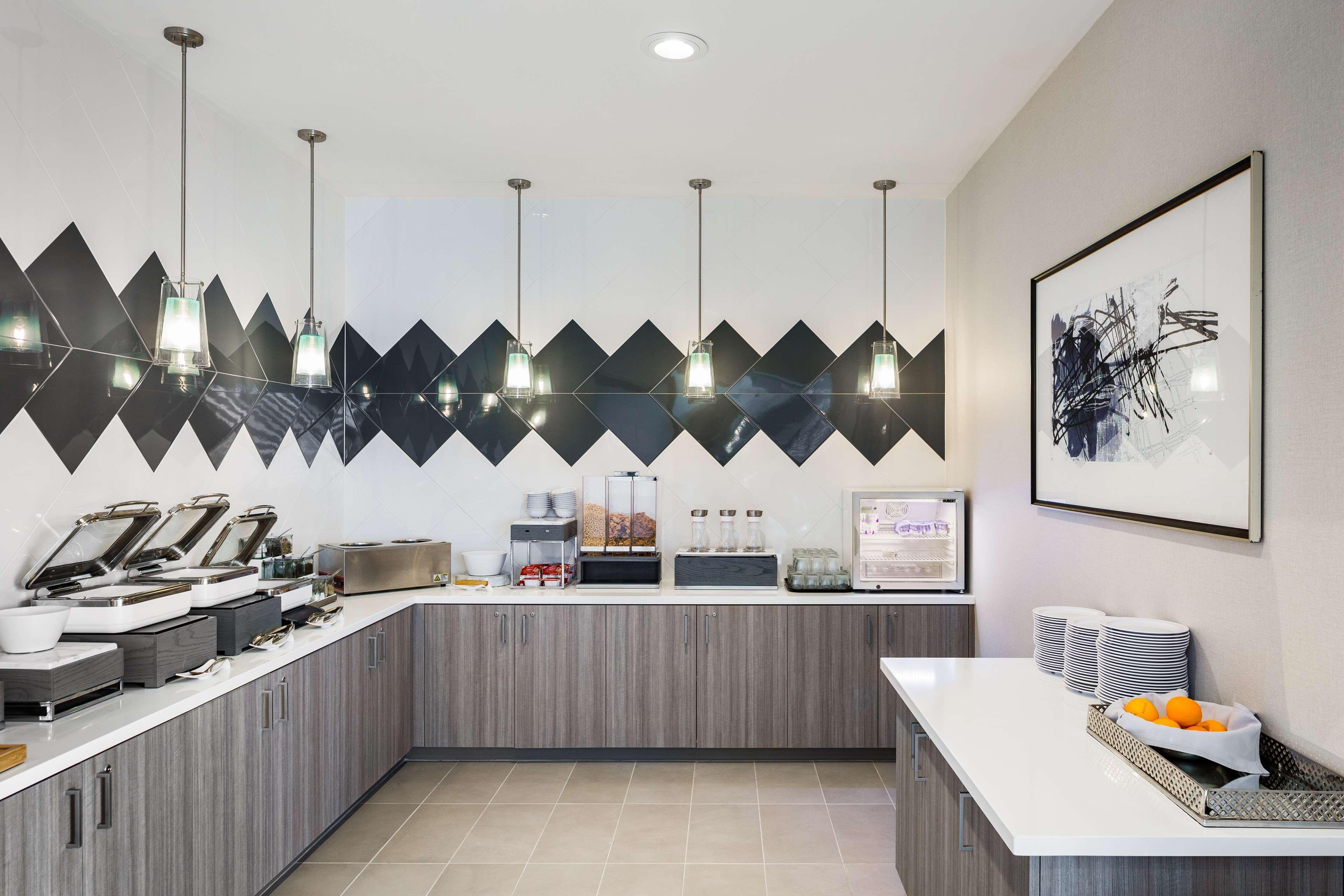 Best Western Premier Hotel At Fisher'S Landing Vancouver Buitenkant foto