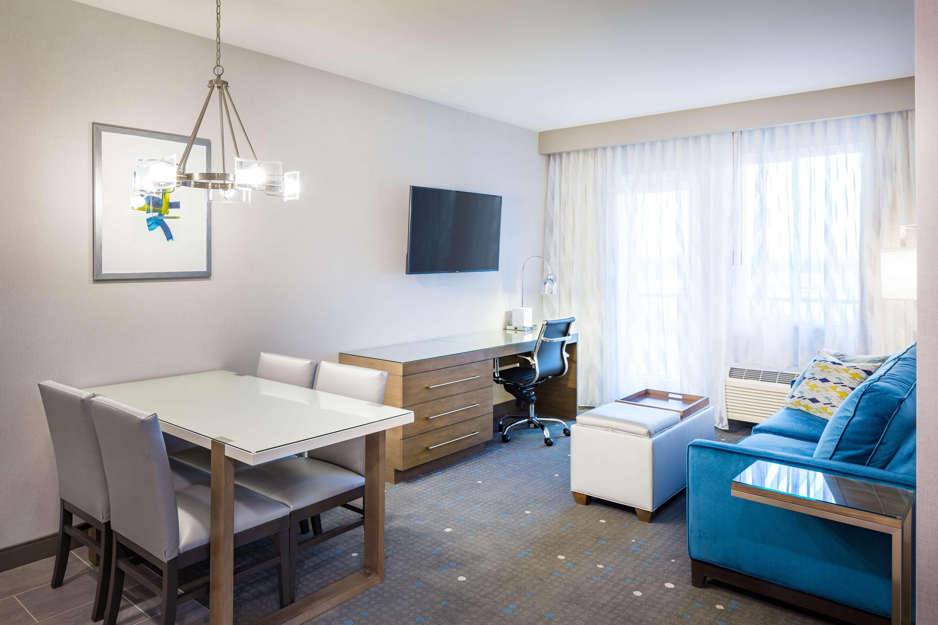 Best Western Premier Hotel At Fisher'S Landing Vancouver Buitenkant foto
