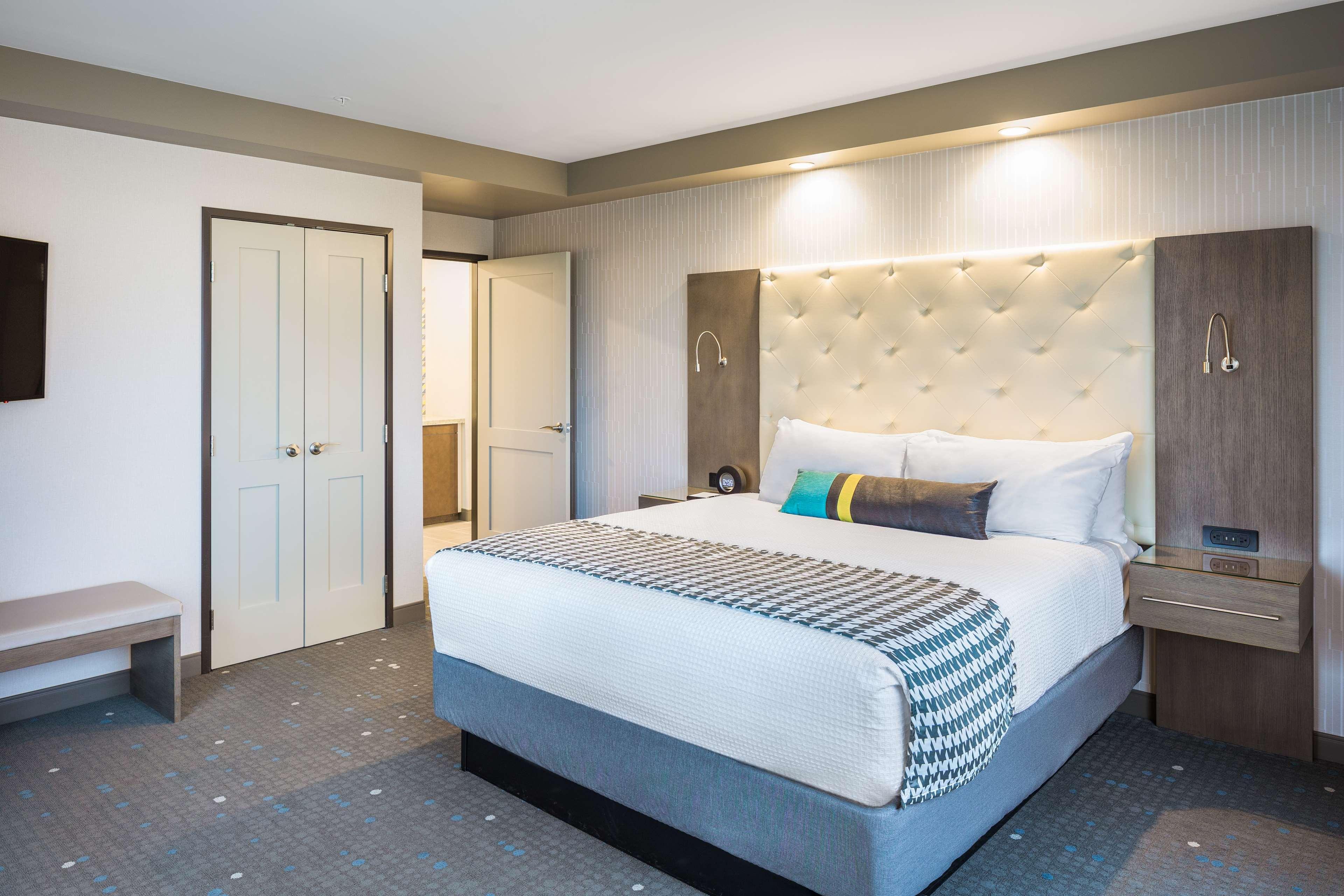 Best Western Premier Hotel At Fisher'S Landing Vancouver Buitenkant foto