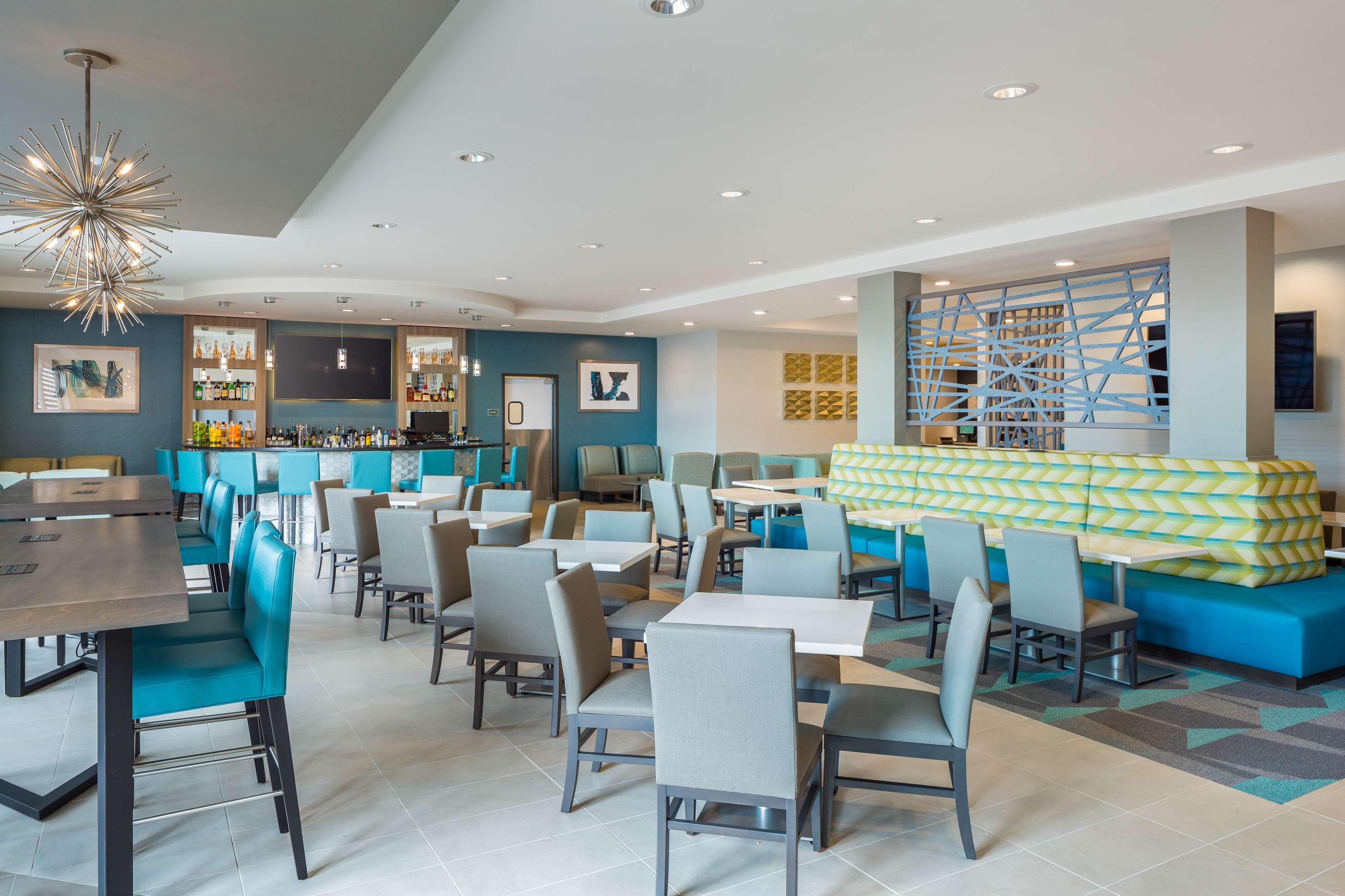 Best Western Premier Hotel At Fisher'S Landing Vancouver Buitenkant foto