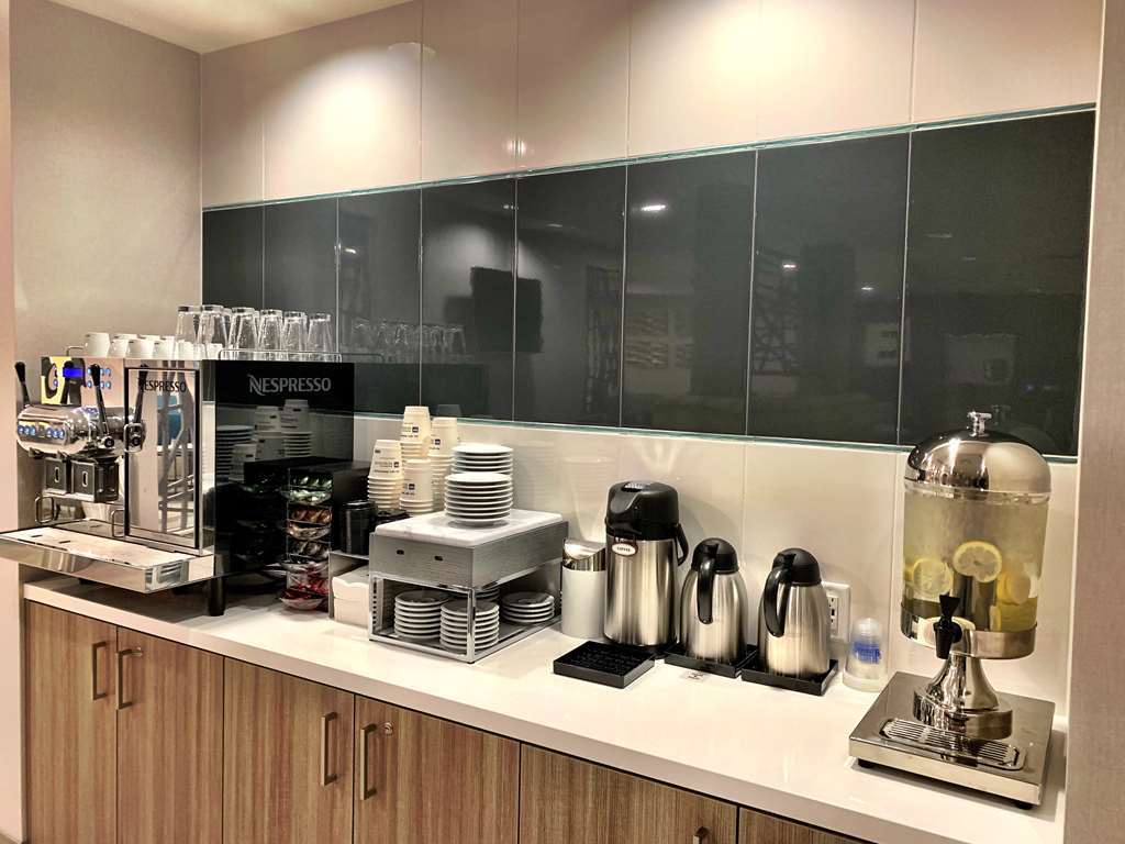 Best Western Premier Hotel At Fisher'S Landing Vancouver Faciliteiten foto