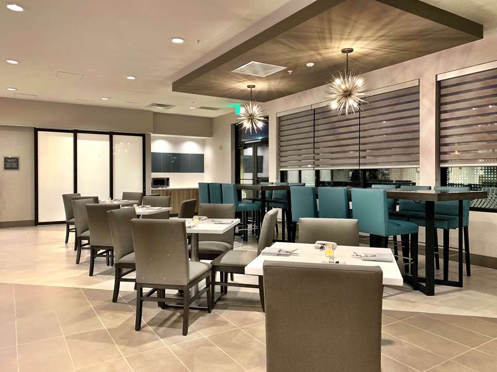 Best Western Premier Hotel At Fisher'S Landing Vancouver Restaurant foto